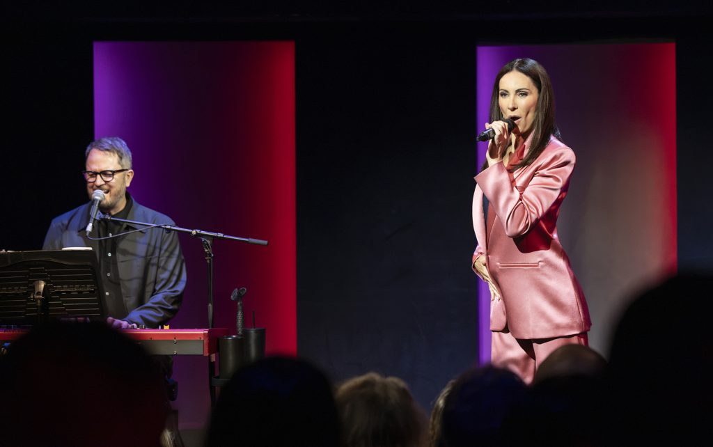 Laura Benanti: Nobody Cares